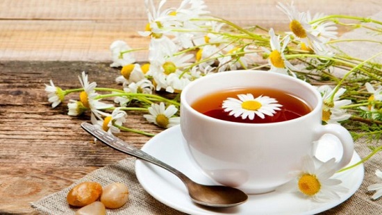 یکی از گیاهان بسیار خوش بویی که خاصیت دارویی و درمانی هم دارد بابونه است که طبیعت گرم و خشک دارد.