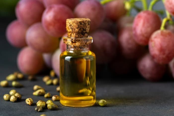  آشنایی با روغن هسته انگور و خواص درمانی آن در طب سنتی